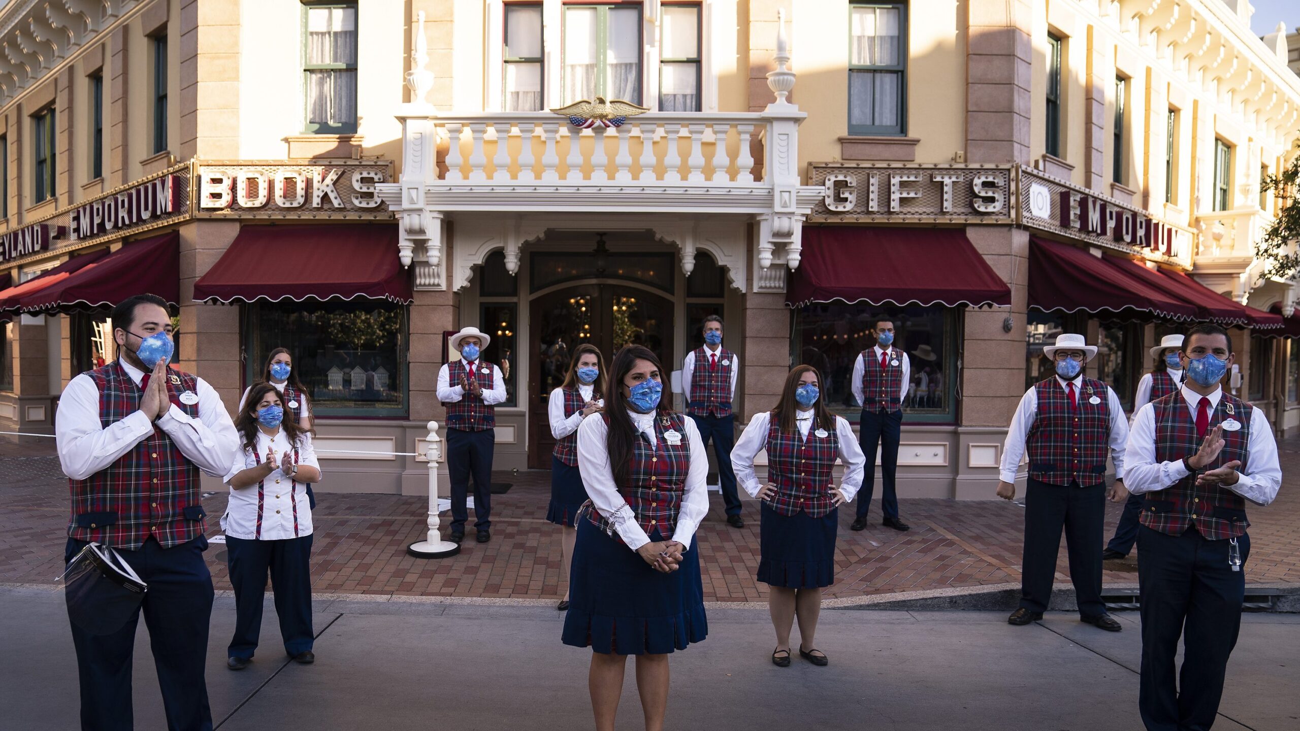 Masks To Return To US Disney Parks